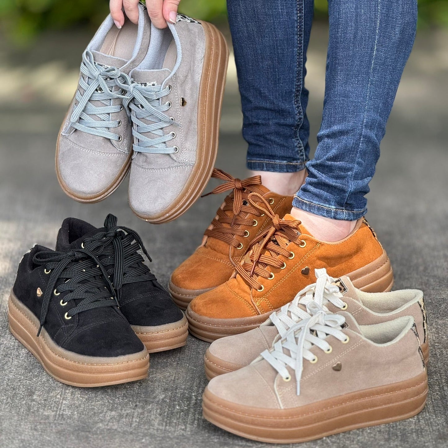 Tenis Cora Comfort para mujer – diseño anatómico, estilo casual y máxima comodidad para el uso diario.